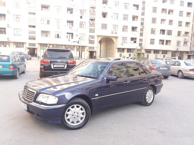 Mercedes C 220 1999, 262,000 km - 2.2 л - Bakı