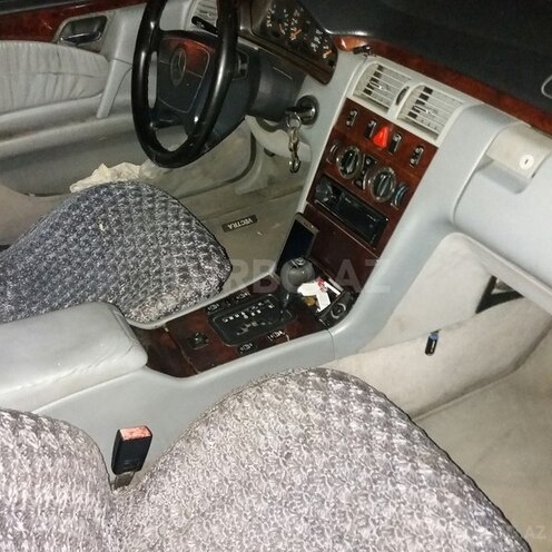 Mercedes E 230 1996, 338,400 km - 2.3 l - Bakı
