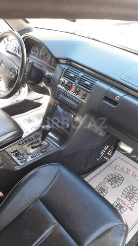 Mercedes E 320 1999, 201,000 km - 3.2 л - Bakı