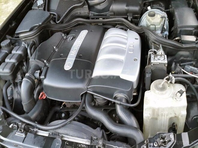 Mercedes E 220 2000, 322,300 km - 2.2 л - Bakı