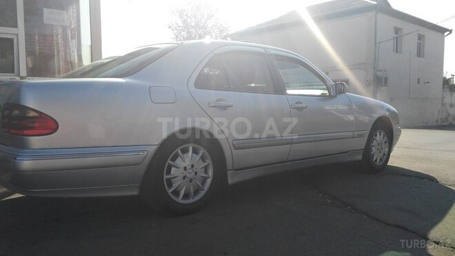 Mercedes E 200 2000, 270,000 km - 2.0 l - Bakı
