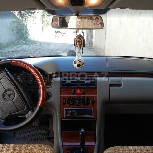 Mercedes E 240 1998, 244,500 km - 2.4 l - Bakı