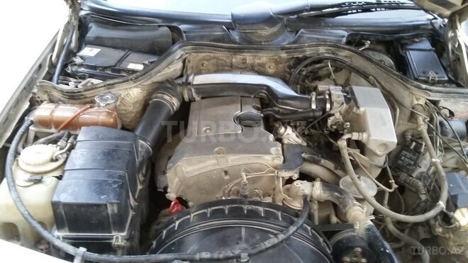 Mercedes E 200 1992, 325,000 km - 2.0 л - Bakı
