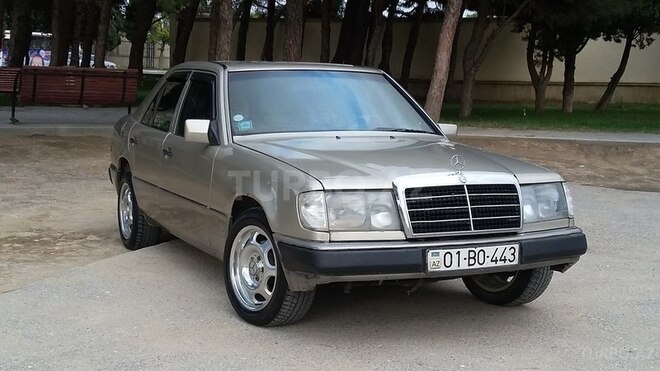Mercedes E 200 1992, 325,000 km - 2.0 л - Bakı