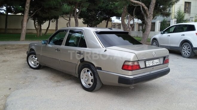 Mercedes E 200 1992, 325,000 km - 2.0 л - Bakı
