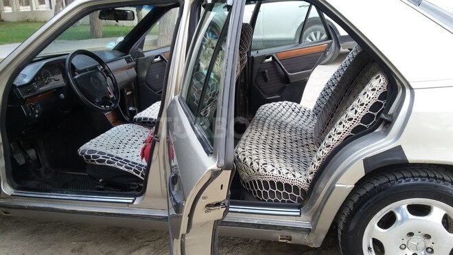Mercedes E 200 1992, 325,000 km - 2.0 л - Bakı