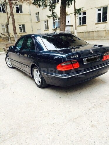 Mercedes E 240 2001, 230,000 km - 2.6 l - Sumqayıt