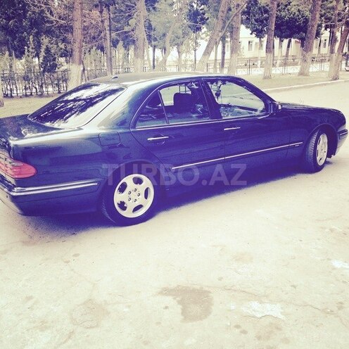 Mercedes E 240 2001, 230,000 km - 2.6 l - Sumqayıt