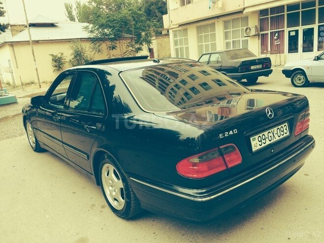 Mercedes E 240 2001, 230,000 km - 2.6 l - Sumqayıt