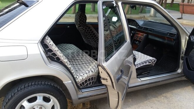 Mercedes E 200 1992, 325,000 km - 2.0 л - Bakı