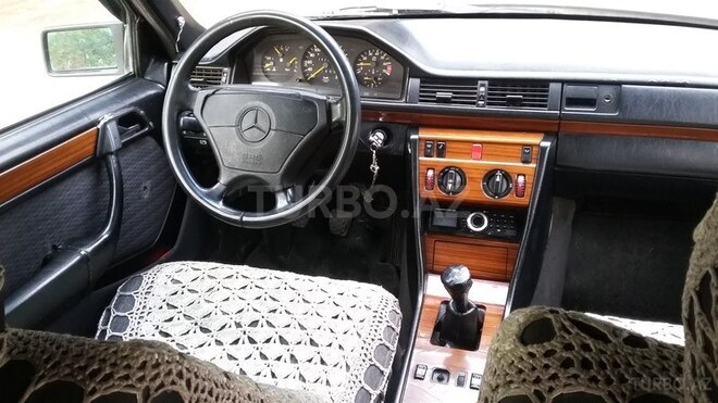 Mercedes E 200 1992, 325,000 km - 2.0 л - Bakı