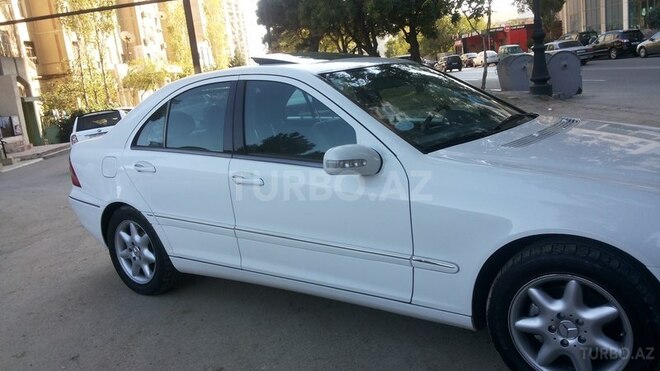 Mercedes C 240 2001, 253,300 km - 2.6 л - Bakı
