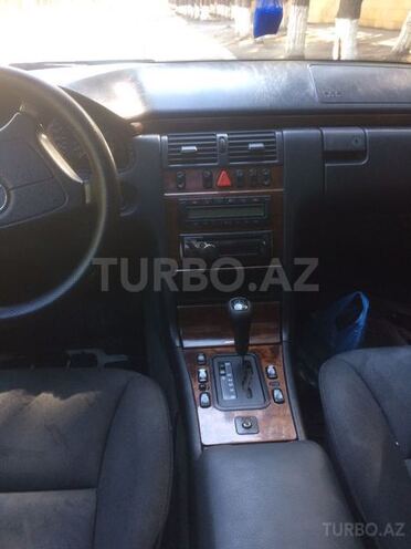 Mercedes E 230 1996, 300,000 km - 2.3 l - Sumqayıt