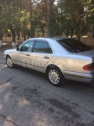 Mercedes E 230 1996, 300,000 km - 2.3 l - Sumqayıt