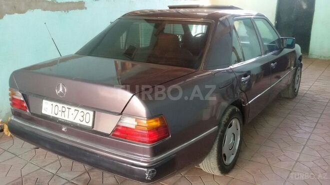 Mercedes E 250 1992, 345,647 km - 2.5 l - Gəncə