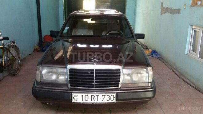 Mercedes E 250 1992, 345,647 km - 2.5 l - Gəncə