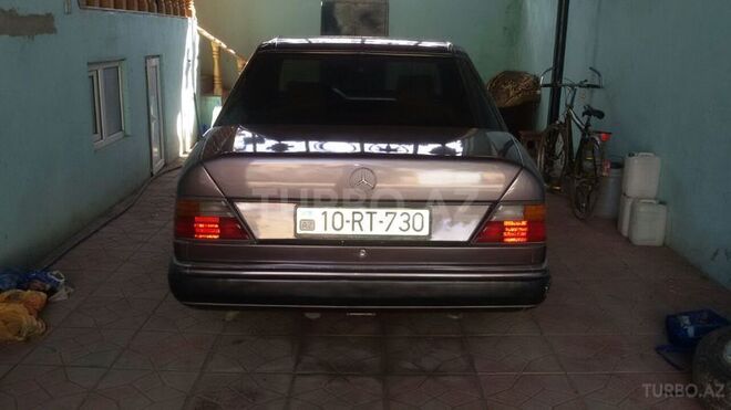 Mercedes E 250 1992, 345,647 km - 2.5 l - Gəncə