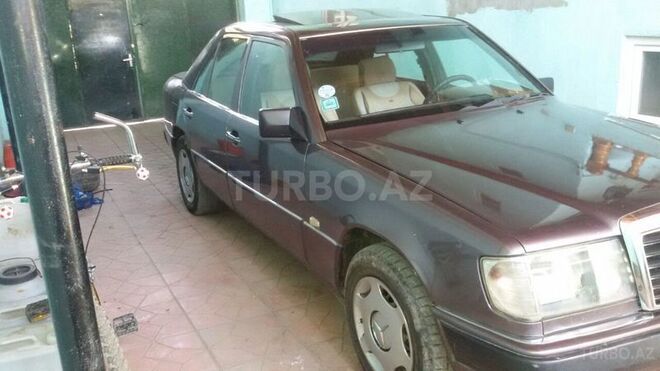 Mercedes E 250 1992, 345,647 km - 2.5 l - Gəncə