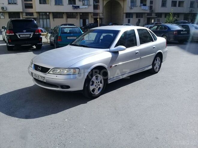 Opel Vectra 1999, 283,000 km - 2.0 л - Bakı