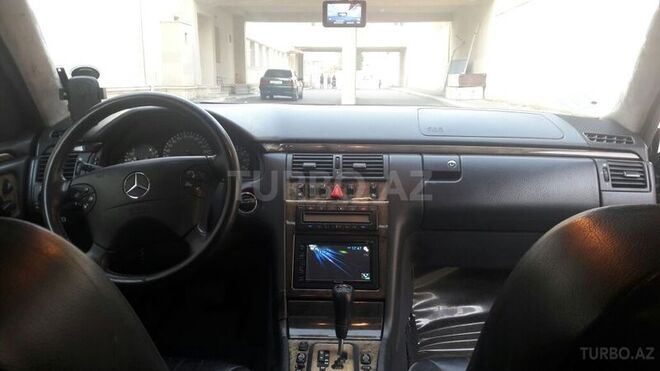 Mercedes E 320 1999, 201,000 km - 3.2 л - Bakı