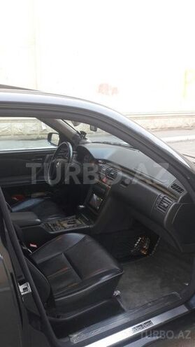 Mercedes E 320 1999, 201,000 km - 3.2 л - Bakı