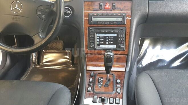 Mercedes E 240 2001, 178,000 km - 2.4 l - Bakı