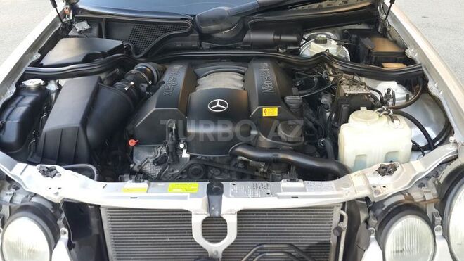 Mercedes E 240 2001, 178,000 km - 2.4 l - Bakı