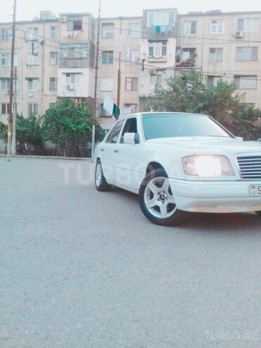 Mercedes E 220 1991, 397,000 km - 2.2 л - Bakı