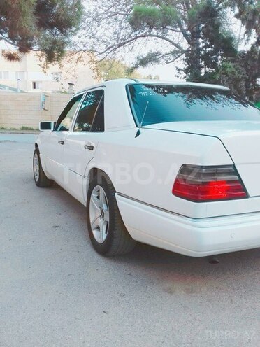 Mercedes E 220 1991, 397,000 km - 2.2 л - Bakı
