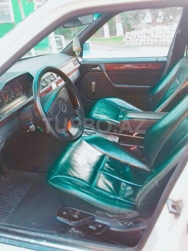 Mercedes E 220 1991, 397,000 km - 2.2 л - Bakı