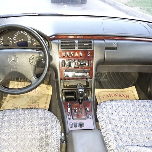 Mercedes E 220 2000, 350,000 km - 2.2 l - Bakı
