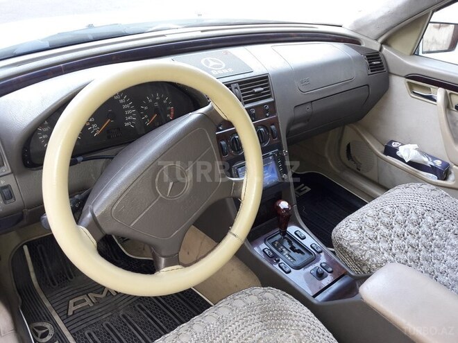 Mercedes C 230 1996, 320,000 km - 2.3 l - Bakı