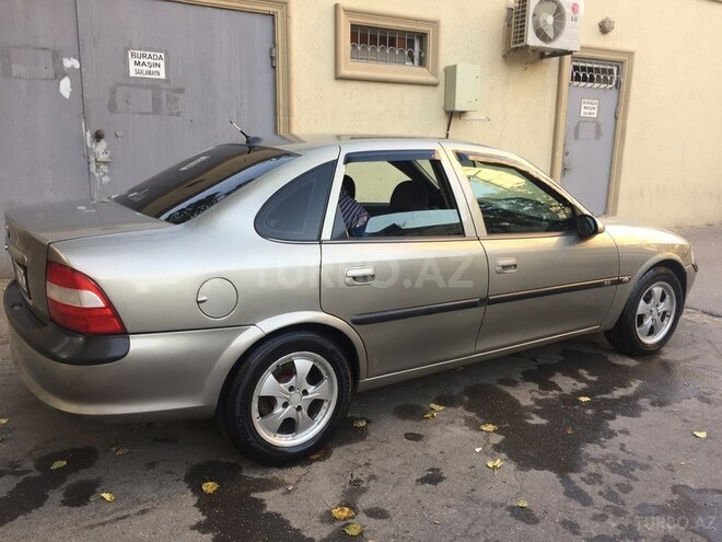 Opel Vectra 1996, 270,000 km - 1.8 l - Bakı