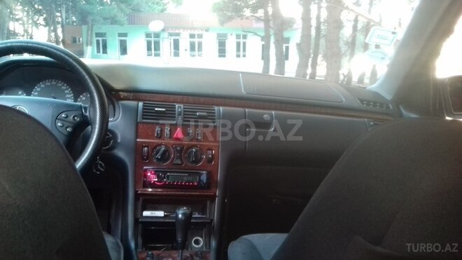 Mercedes E 240 2000, 269,000 km - 2.4 l - Bakı