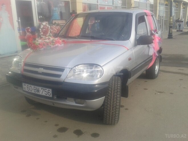Chevrolet Niva 2006, 183,000 km - 1.7 l - Tovuz