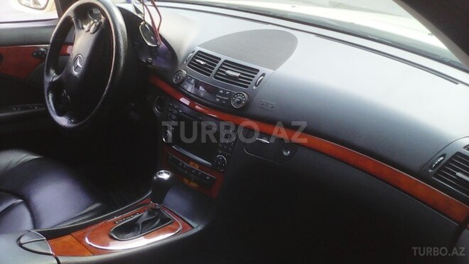 Mercedes E 200 2009, 200,000 km - 2.1 л - Bakı