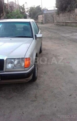 Mercedes E 300 1987, 268,000 km - 0.2 l - Bakı