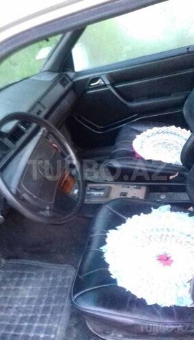 Mercedes E 300 1987, 268,000 km - 0.2 l - Bakı