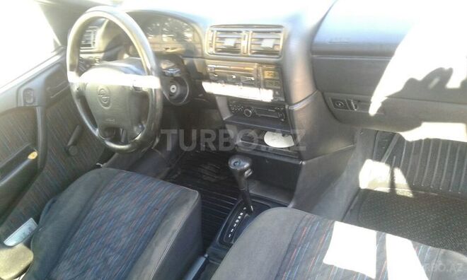 Opel Vectra 1994, 288,000 km - 2.0 l - Bakı