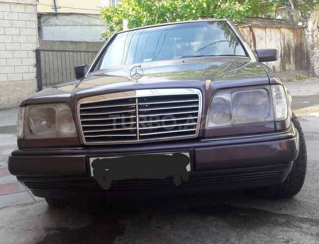 Mercedes E 280 1993, 310,000 km - 2.8 л - Bakı