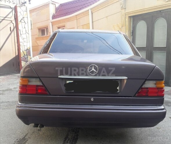 Mercedes E 280 1993, 310,000 km - 2.8 л - Bakı