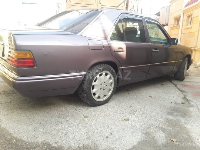 Mercedes E 280 1993, 310,000 km - 2.8 л - Bakı