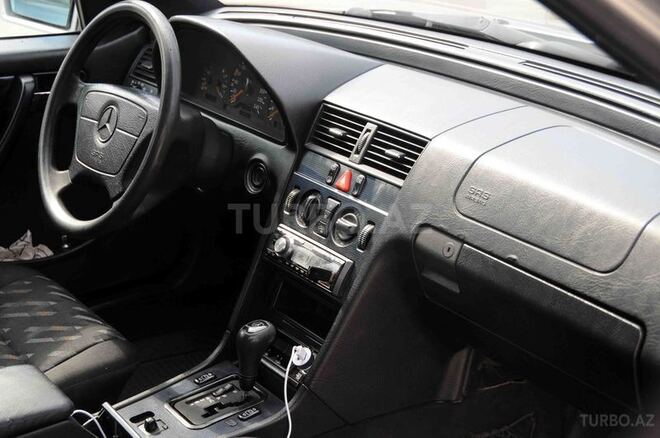 Mercedes C 180 1998, 280,000 km - 1.8 l - İsmayıllı
