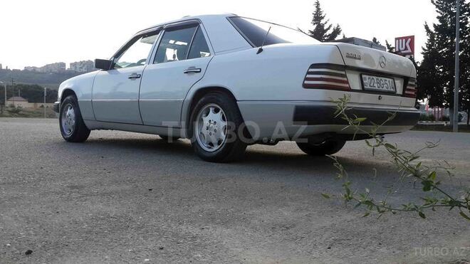 Mercedes E 200 1991, 473,000 km - 2.0 l - Bakı
