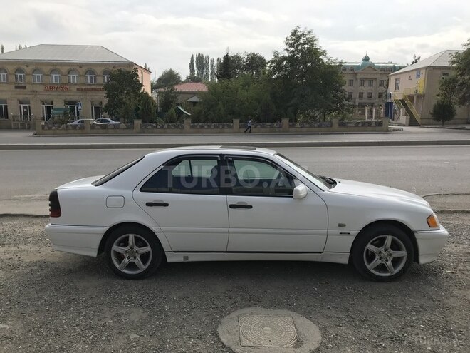 Mercedes C 180 1997, 256,760 km - 1.8 л - Quba