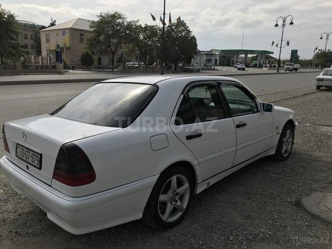 Mercedes C 180 1997, 256,760 km - 1.8 л - Quba