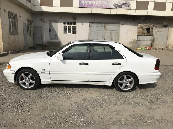 Mercedes C 180 1997, 256,760 km - 1.8 л - Quba