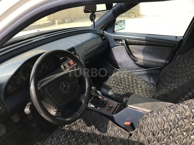 Mercedes C 180 1997, 256,760 km - 1.8 л - Quba