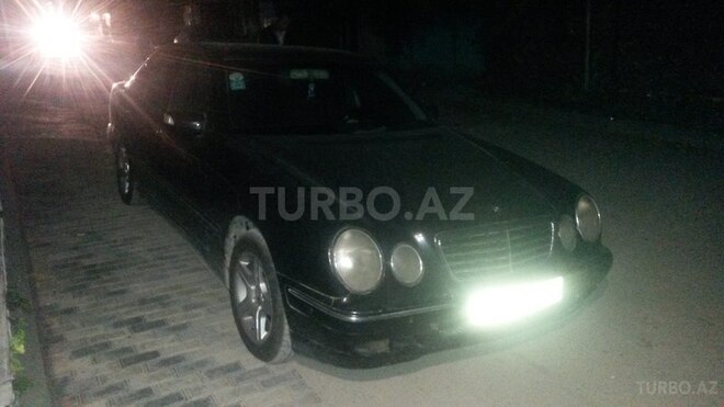 Mercedes E 220 2001, 164,287 km - 2.2 l - Bakı