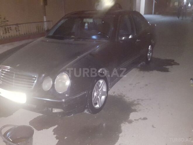 Mercedes E 220 2001, 164,324 km - 2.2 l - Bakı